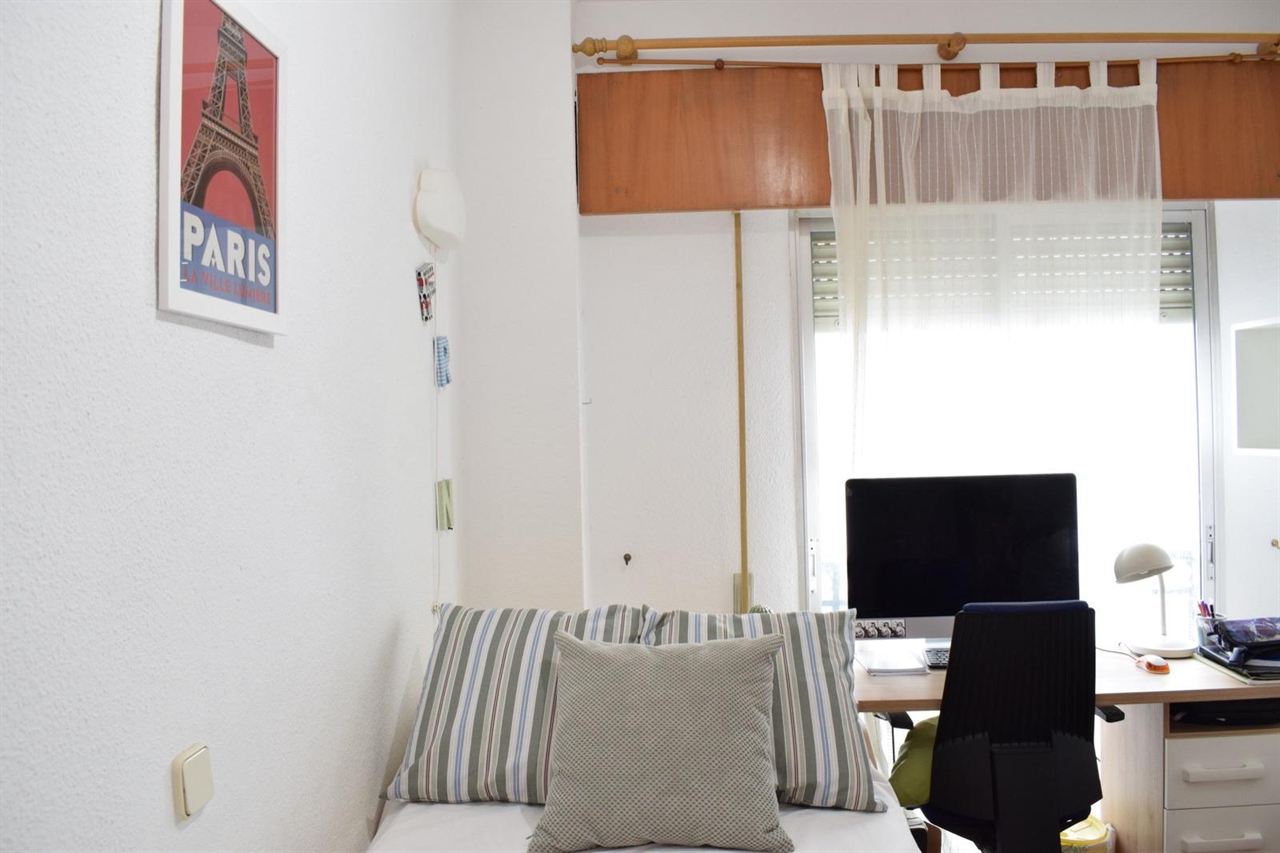 Dormitorios — Piso en venta en Mesón de Paredes 56, Lavapiés (Madrid) · Rakku Homes (1)